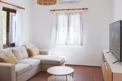 Living room 4